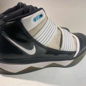 Nike Zoom LeBron Soldier 3